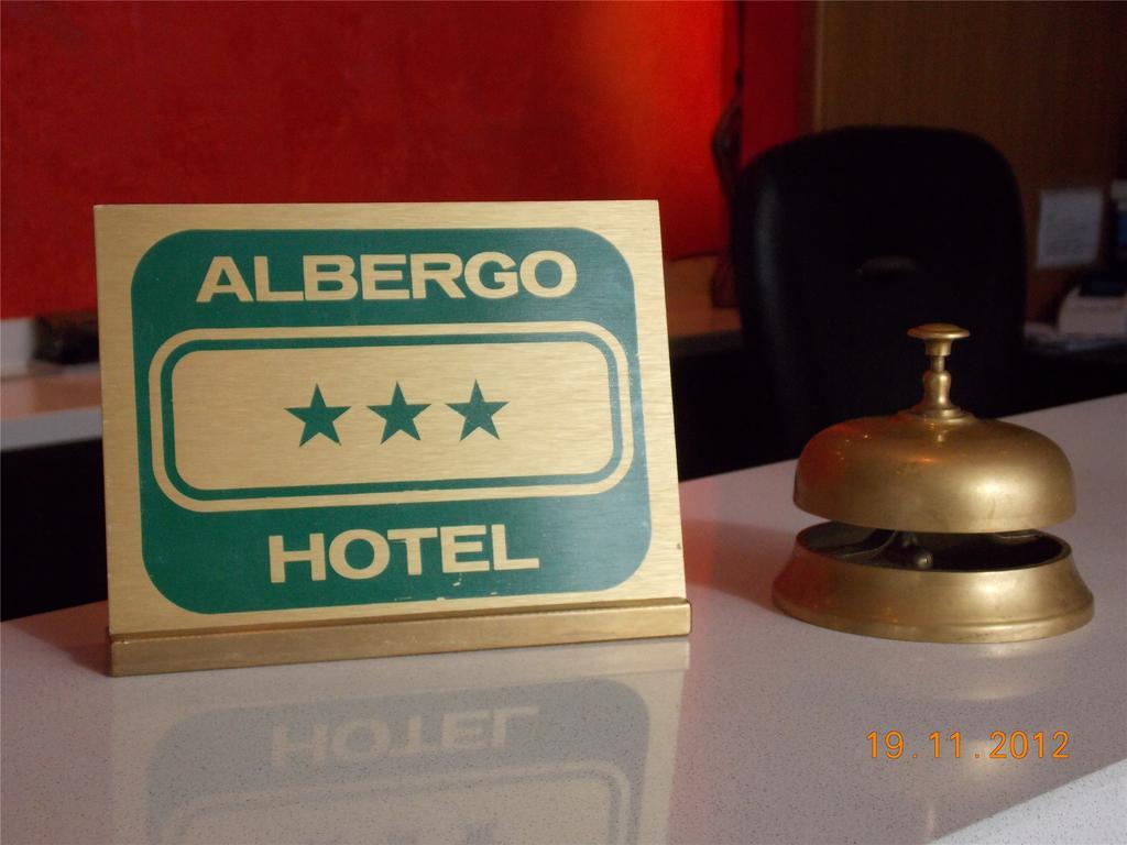 Hotel David Sesto Calende Exterior foto